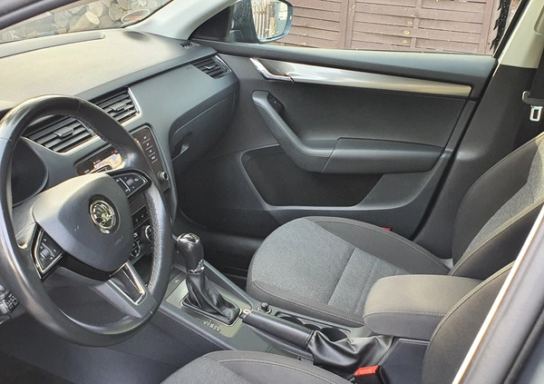 Skoda Octavia cena 69999 przebieg: 197845, rok produkcji 2019 z Iłża małe 781